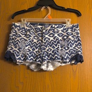 NWOT Navy Blue and White Zig Zag Pattern Jean Shorts